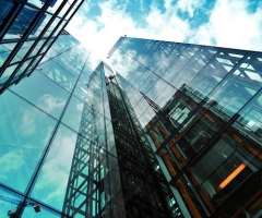 Modernizujte svoje kancelárie: Tipy na nové zariadenie kancelárie a technické vychytávky