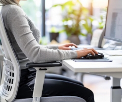 Ergonomický nábytok do kancelárie: Kľúč k vyššej produktivite a pohodliu pri práci zamestnancov